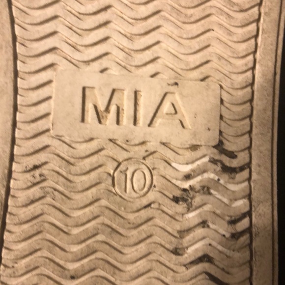 MIA - Picture 6 of 8